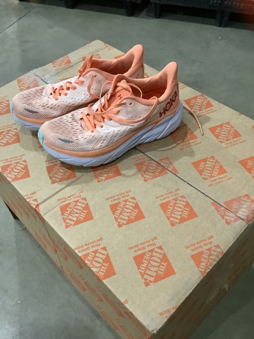 Hoka Clifton 8 Shoes Womens